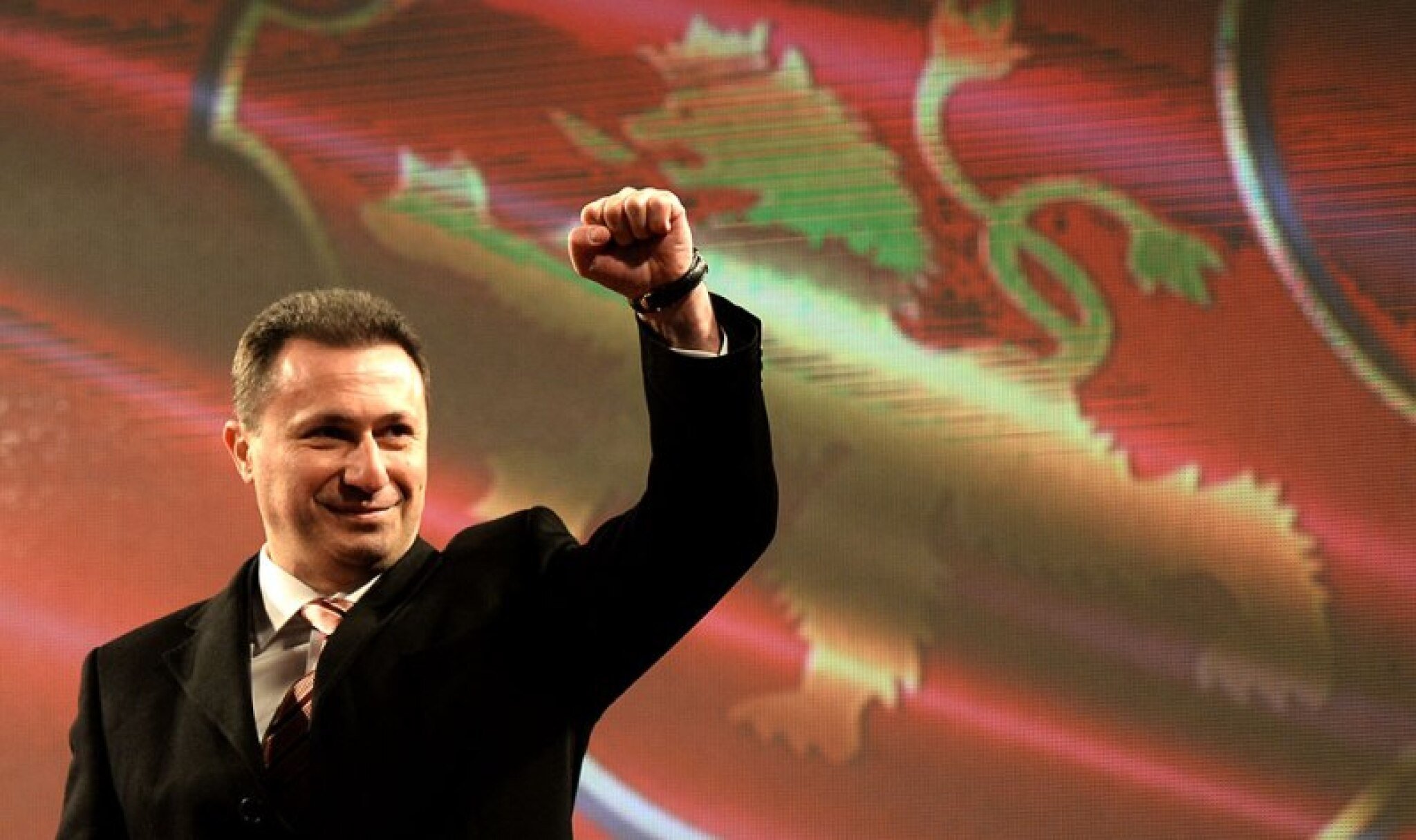 Nikola-Gruevski-so-lav-VMRO