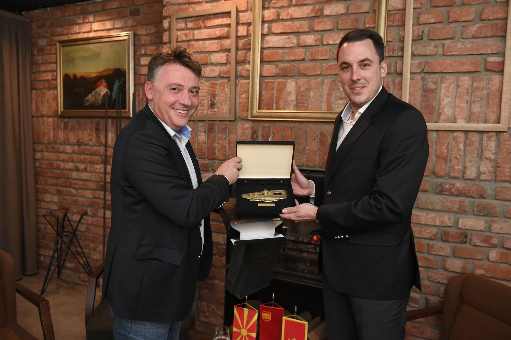 46076579_2064883016891233_3450233755287945216_o