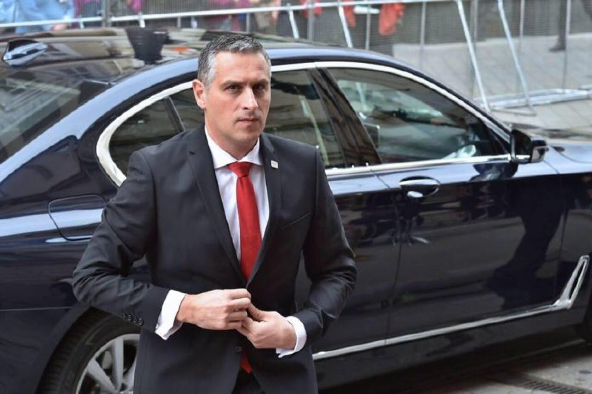 nikola-todorov-696x463