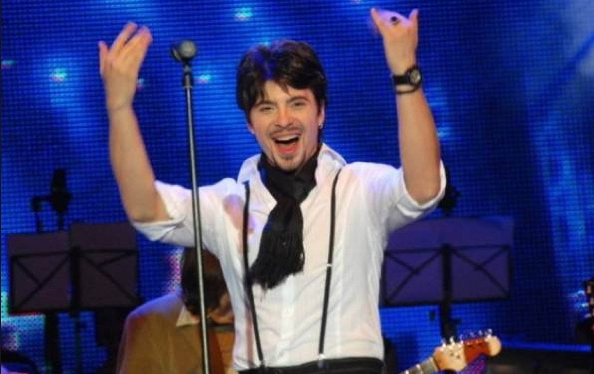 8DFF6EB7-7CBC-4E8B-8AC8-F37BFC49B68C