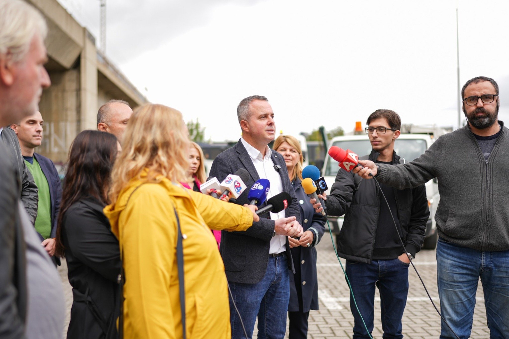 media-library1vj4aggm6ov32ESlw3r