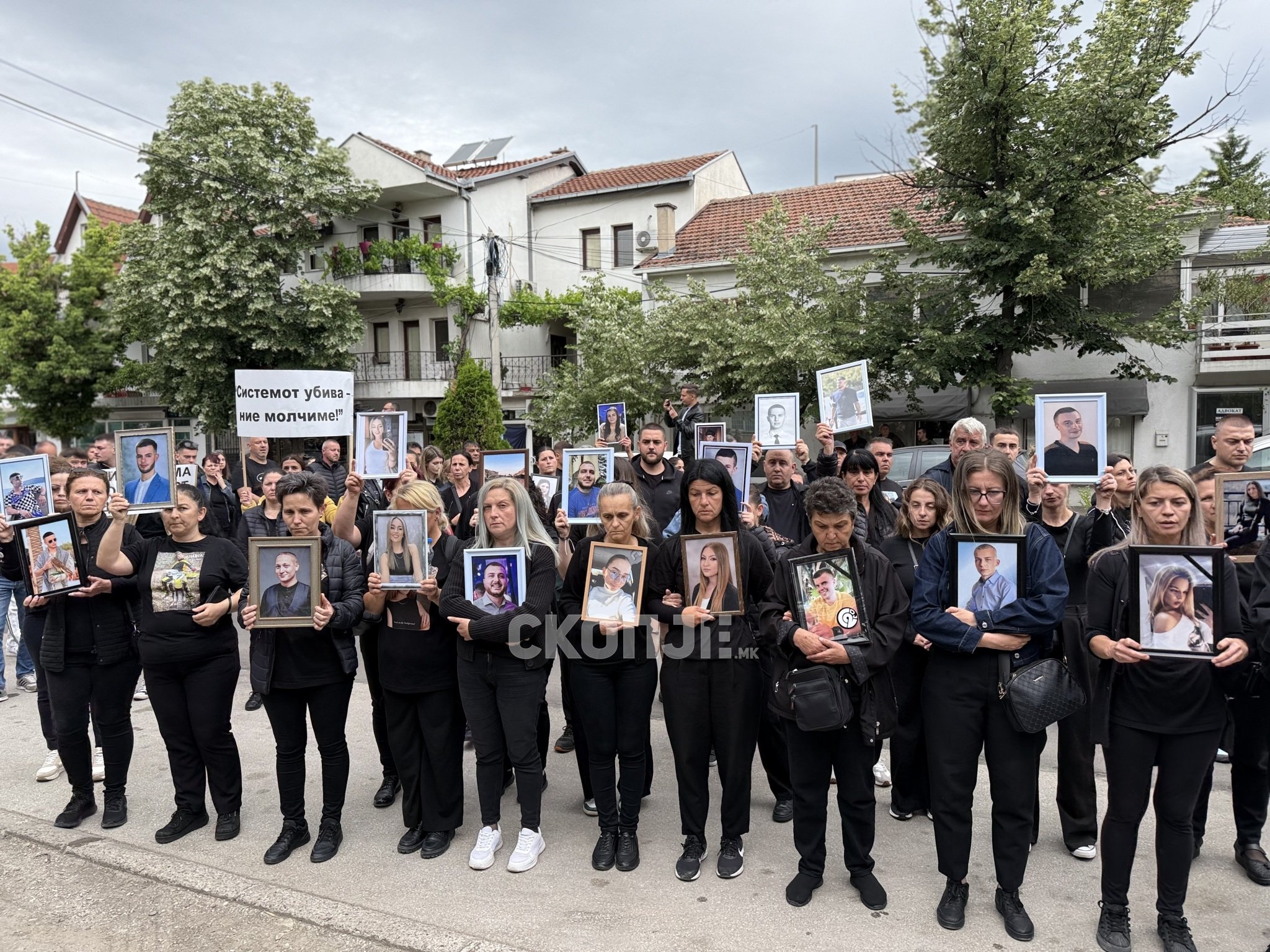 media-library7n3jh7q76f4jdqiQeON