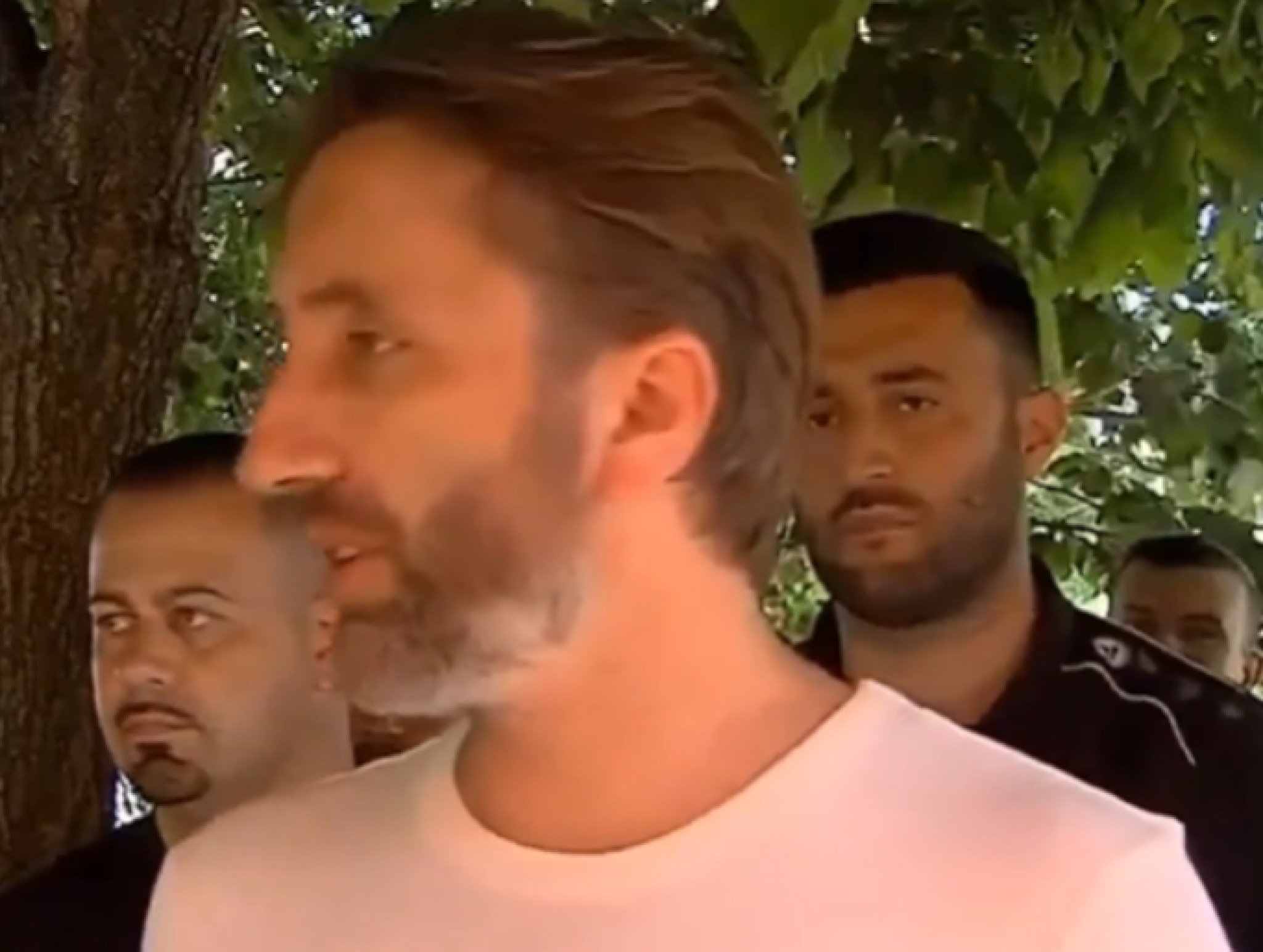 media-library01nmgmpgkjnl7aLOpm2