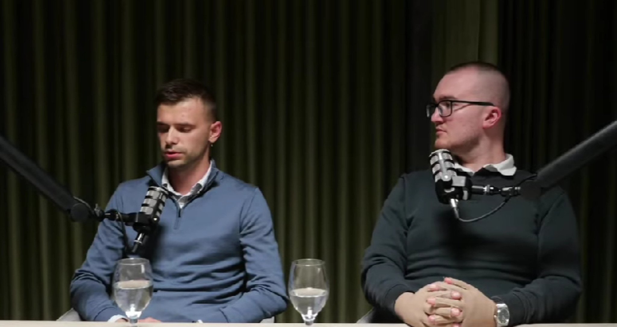 media-library8v0h8527to0d098gNZW