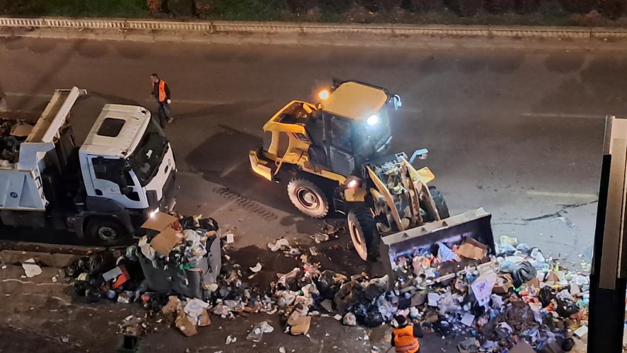 media-library03q8op488bnca6F80TC