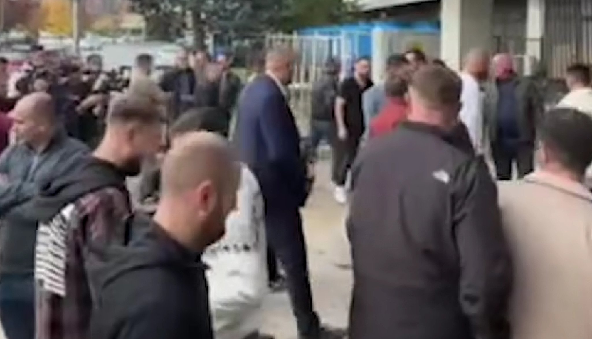 media-library037322h8vt3r5RDEYYM