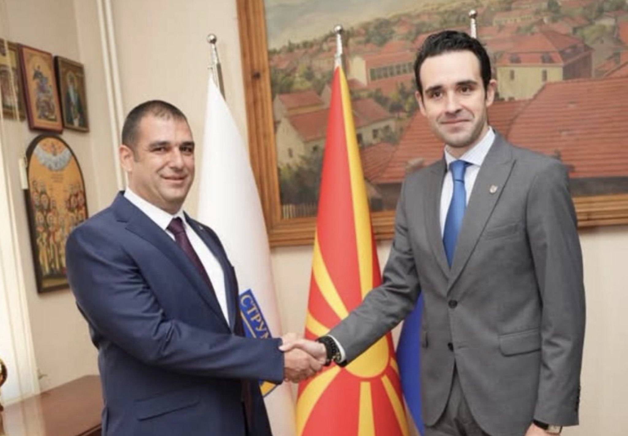 media-libraryht1pis16l2pkdDbCDrr