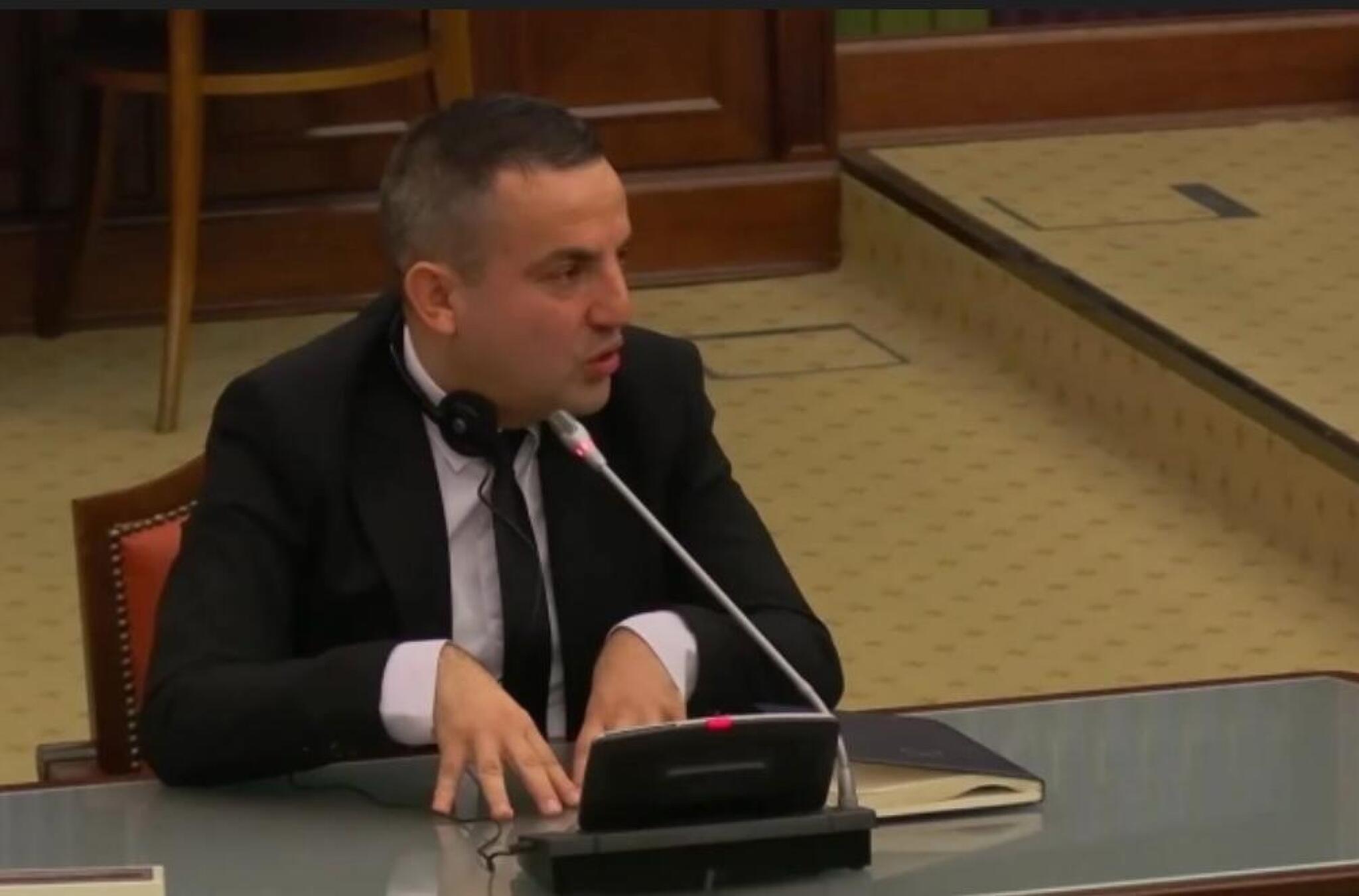 media-library4tbhr2pht0au4E3qI2c