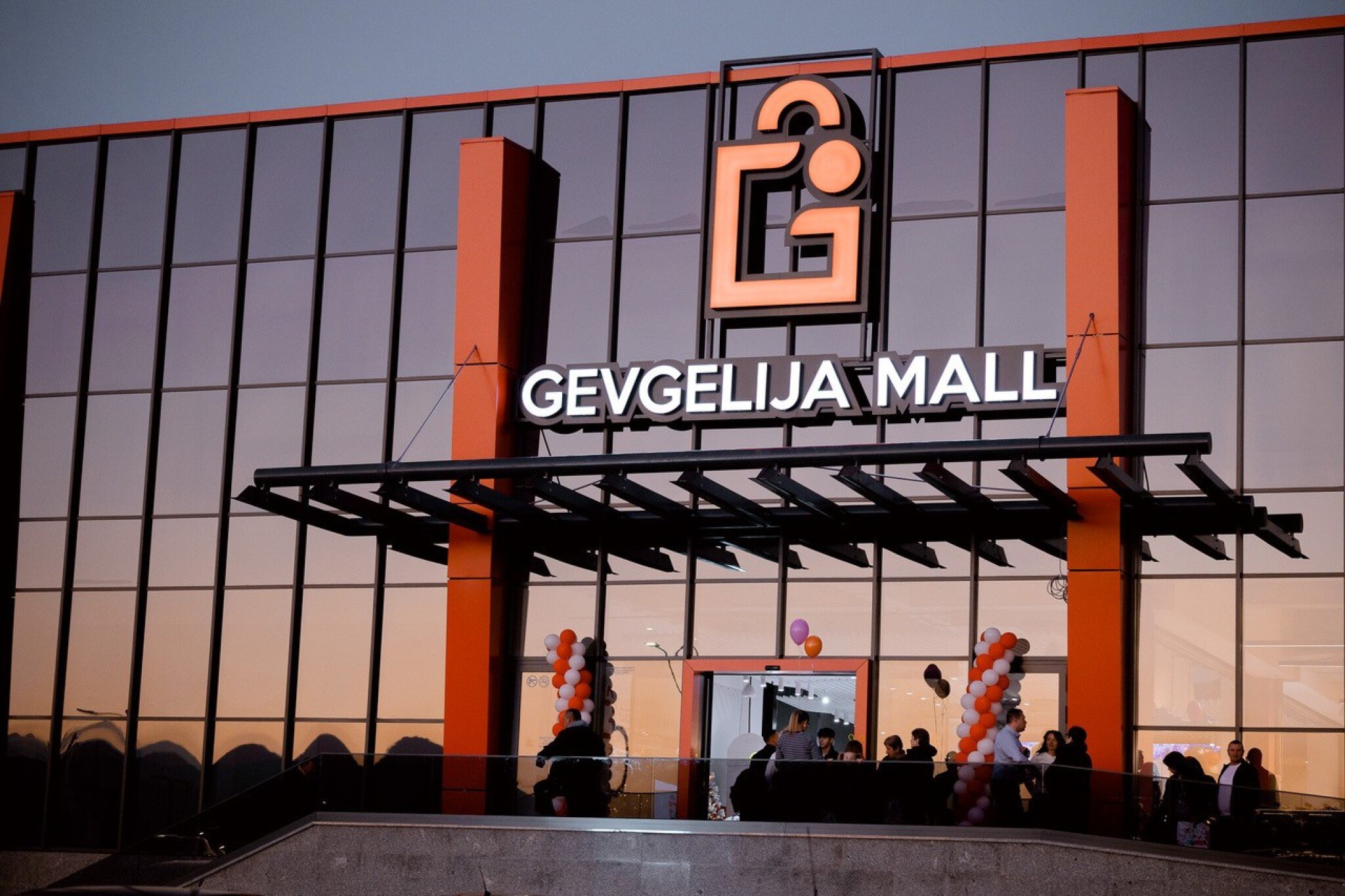 media-library7ea256g8ve0i8uE8T4a