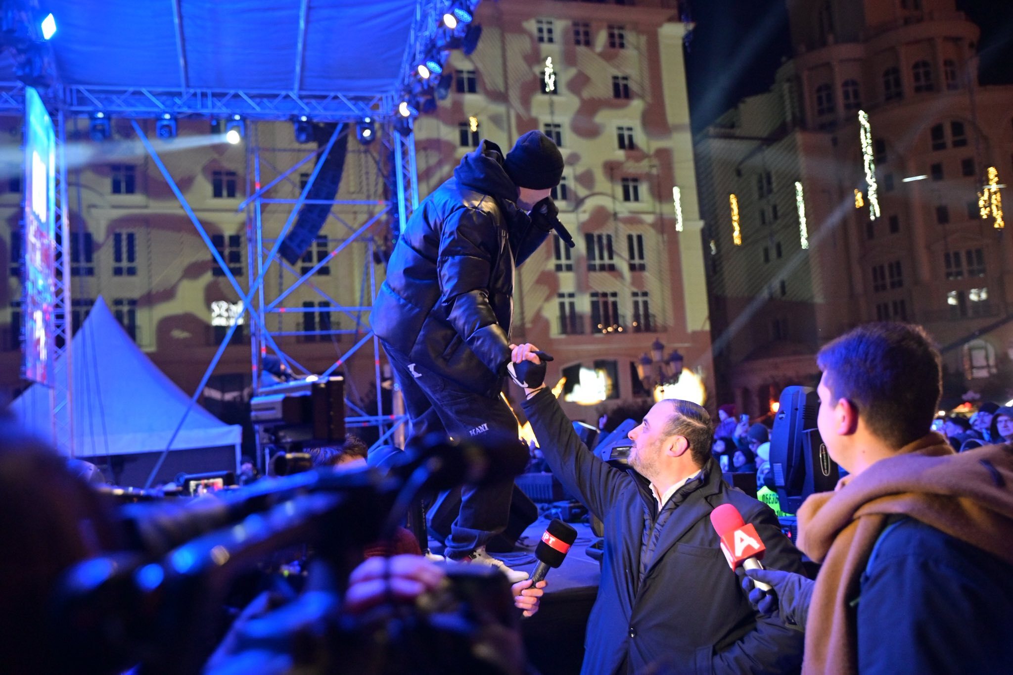 media-library07p1up1bl0553YUCgBx