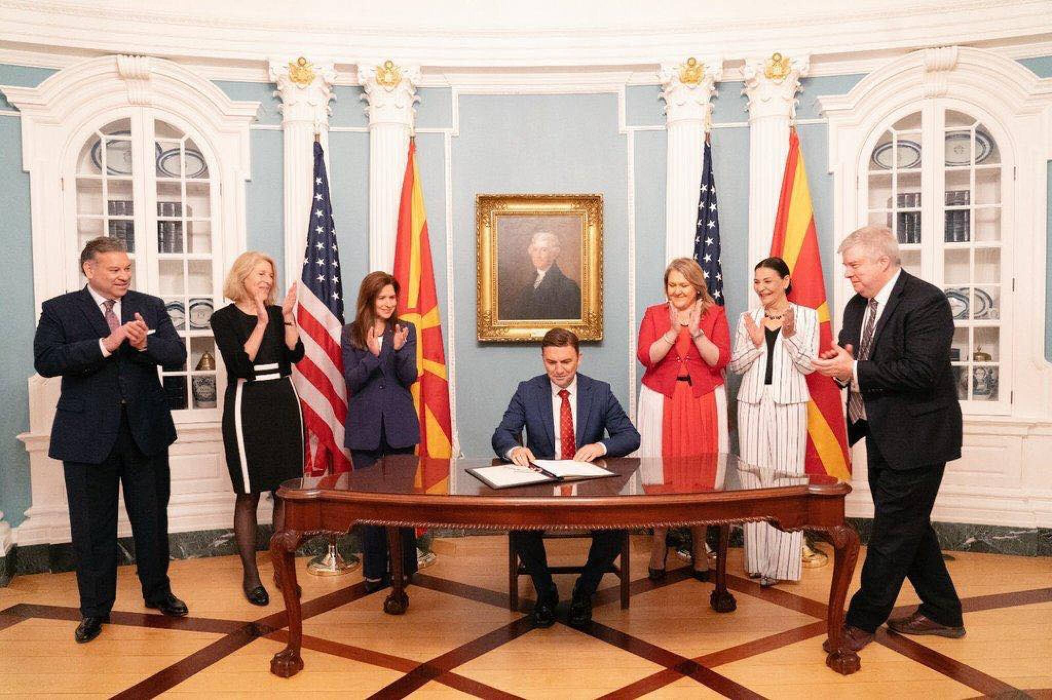 media-library234ev5js27l79KcOhGy