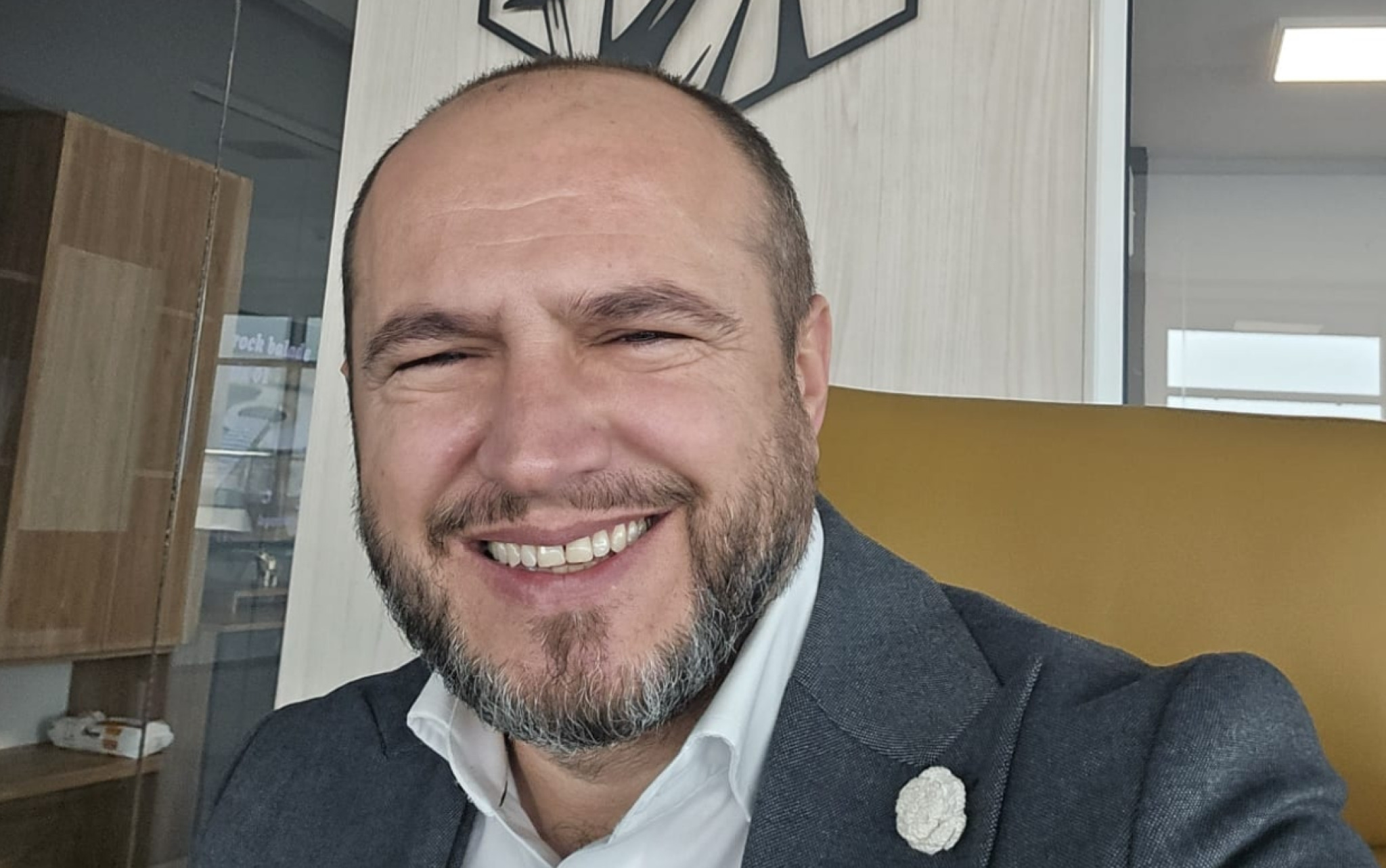 media-library7qb9aumko5bg1i5BjMN