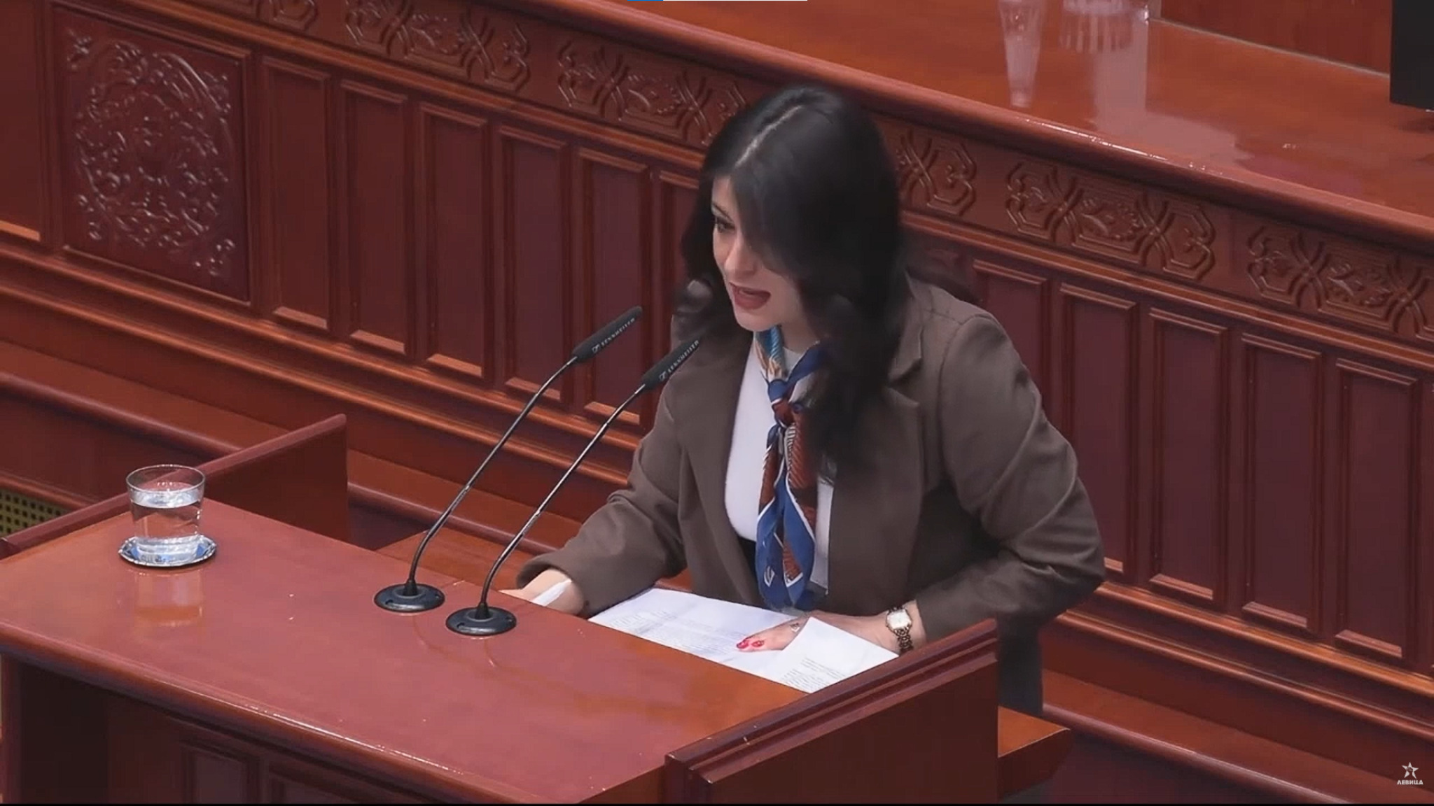 media-library46cj7qooqalm5YLnHmr