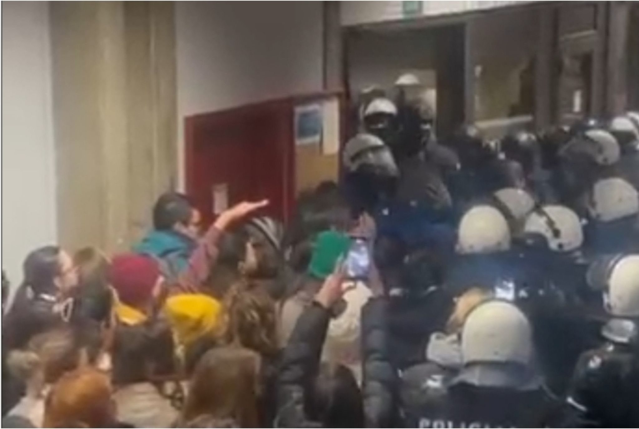 media-library19bddbkf1cab2hR99zL