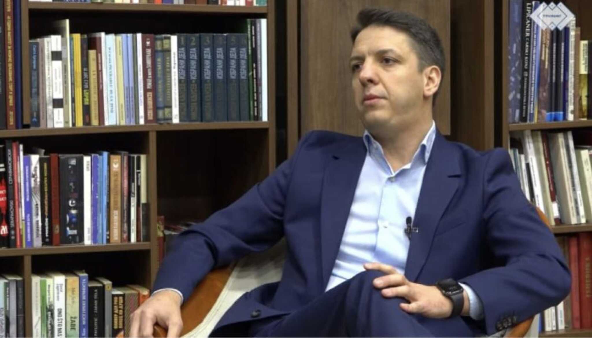 media-librarynfnqddq57efr1W3yHEg