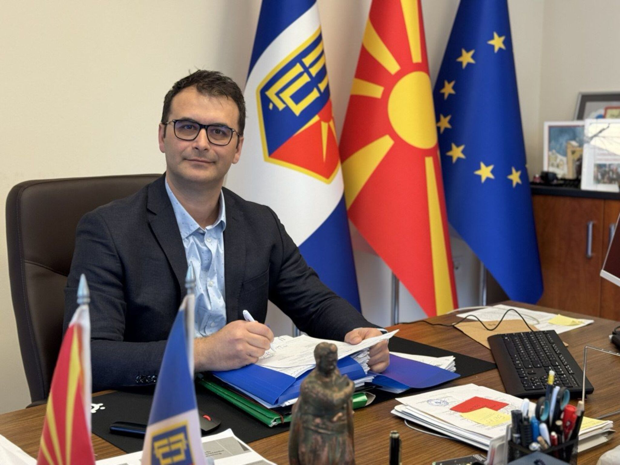 media-librarys1ku3s8j4j0eboUFYjX