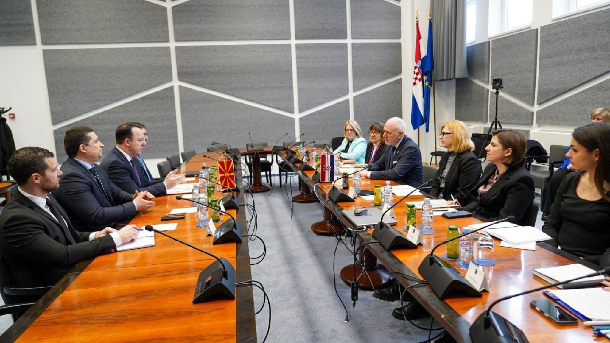 media-libraryijovk72m97b9fKdtINj