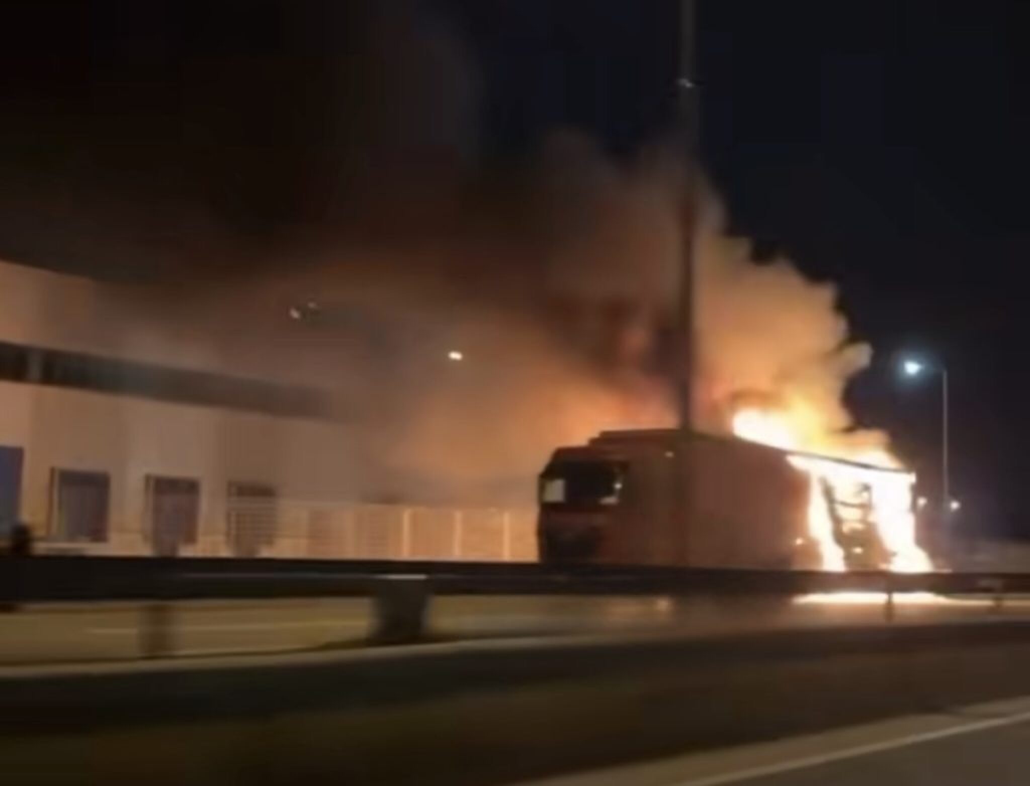 media-library6b15u79sfgu8eZdKazH