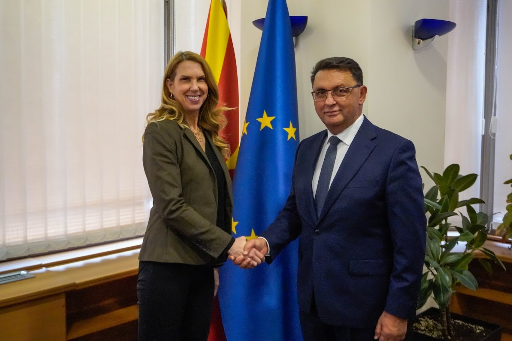 media-librarys1v58jc02sla5k4nFEJ