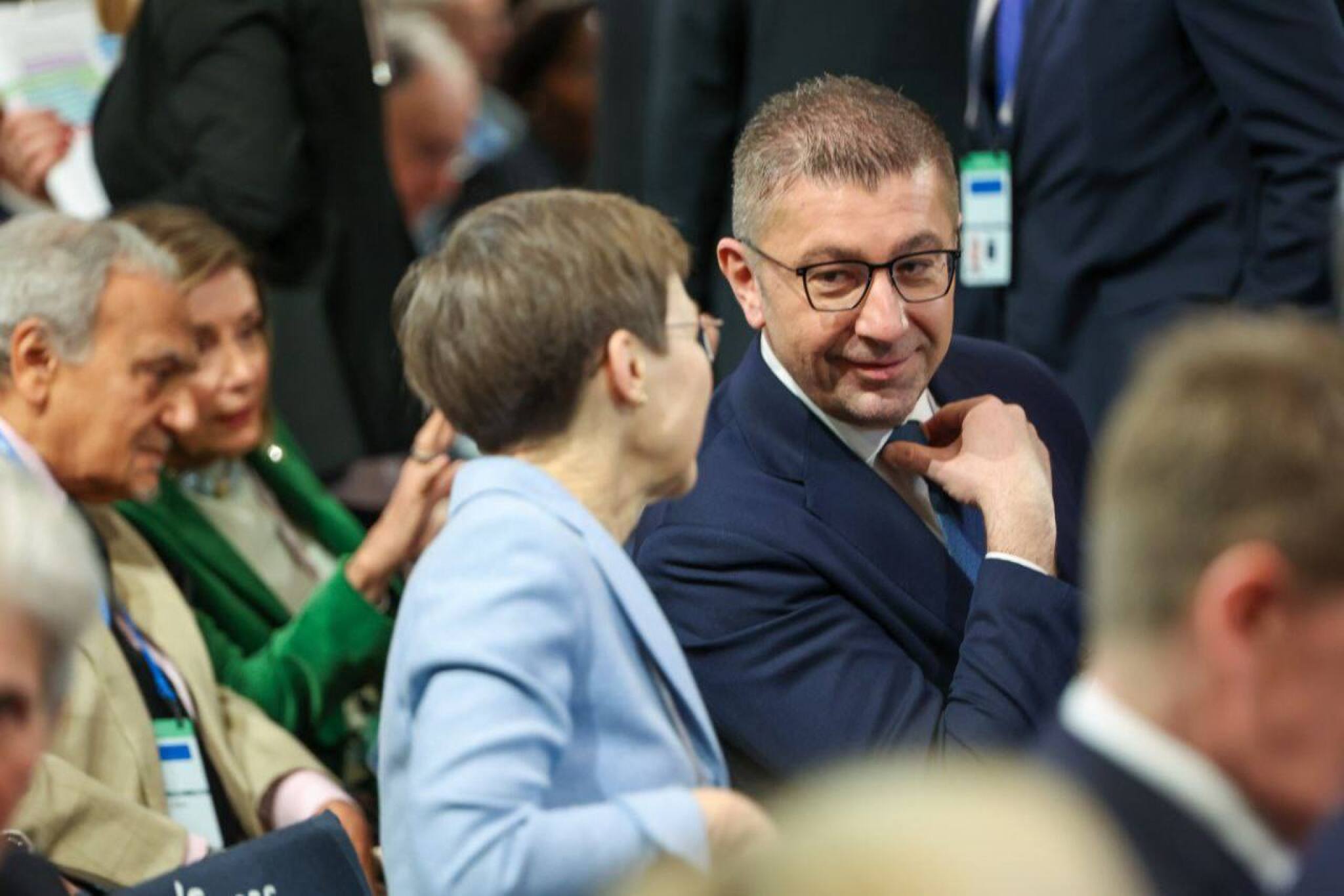 media-library6pgjnjf7i9843kq2MSq