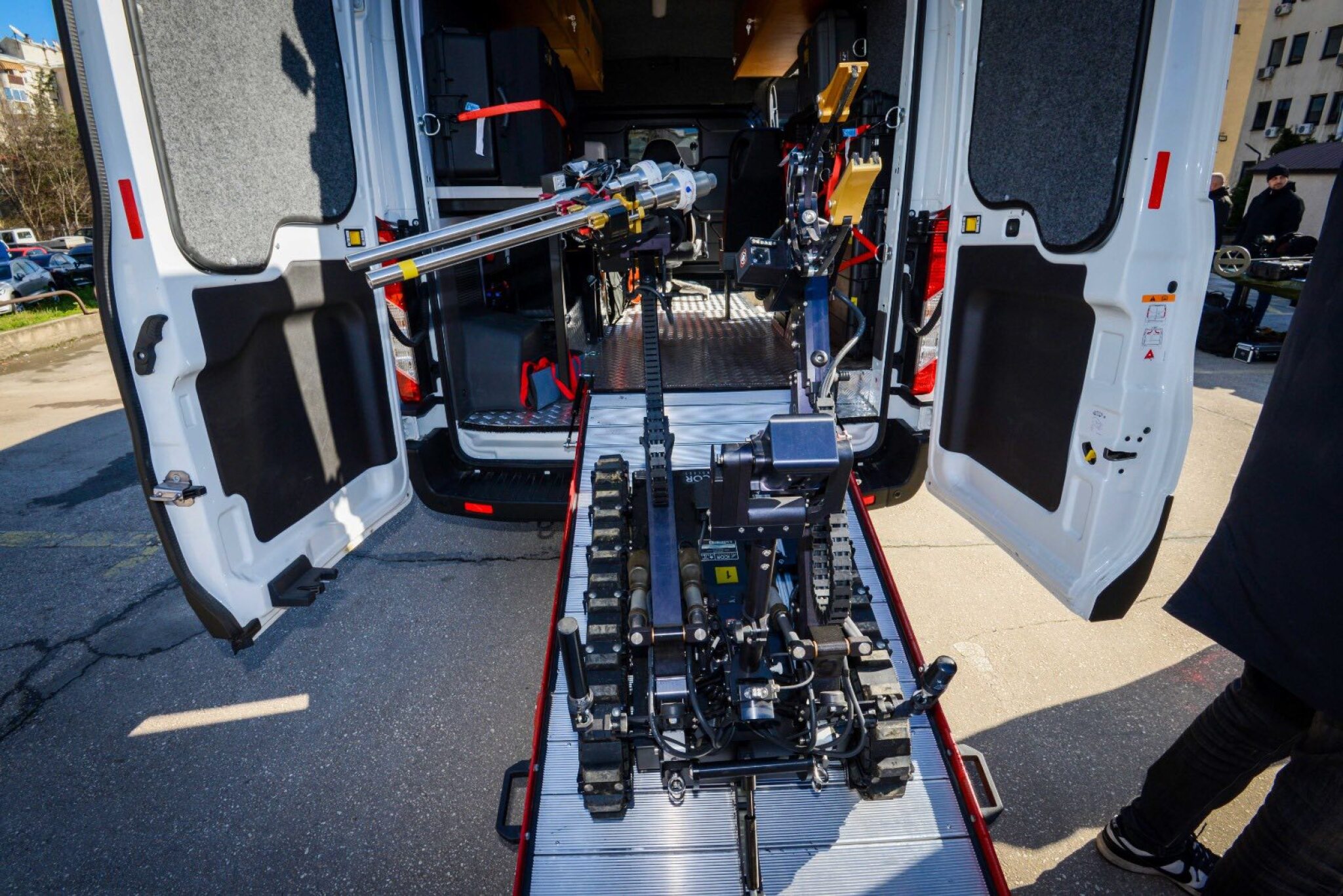 media-library5ncm6naof00g3fDwkHL