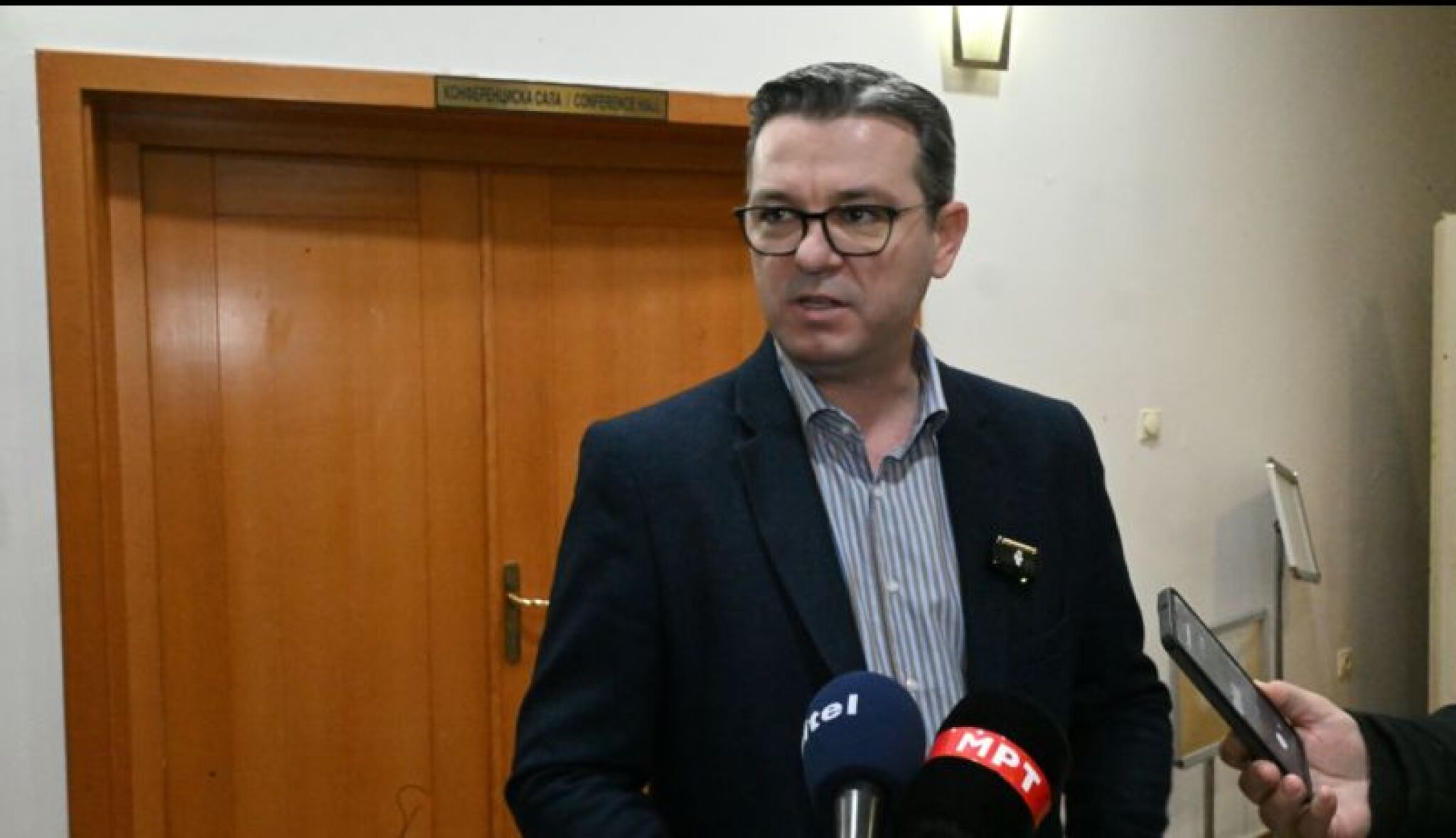 media-library7358fu1acuka2sFJYWX