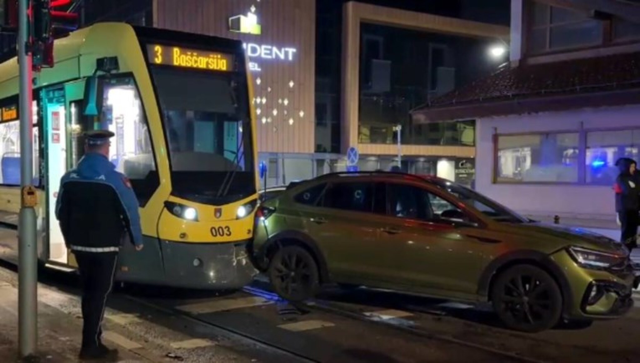 media-library9pio81uhqi8m7QJUO5a