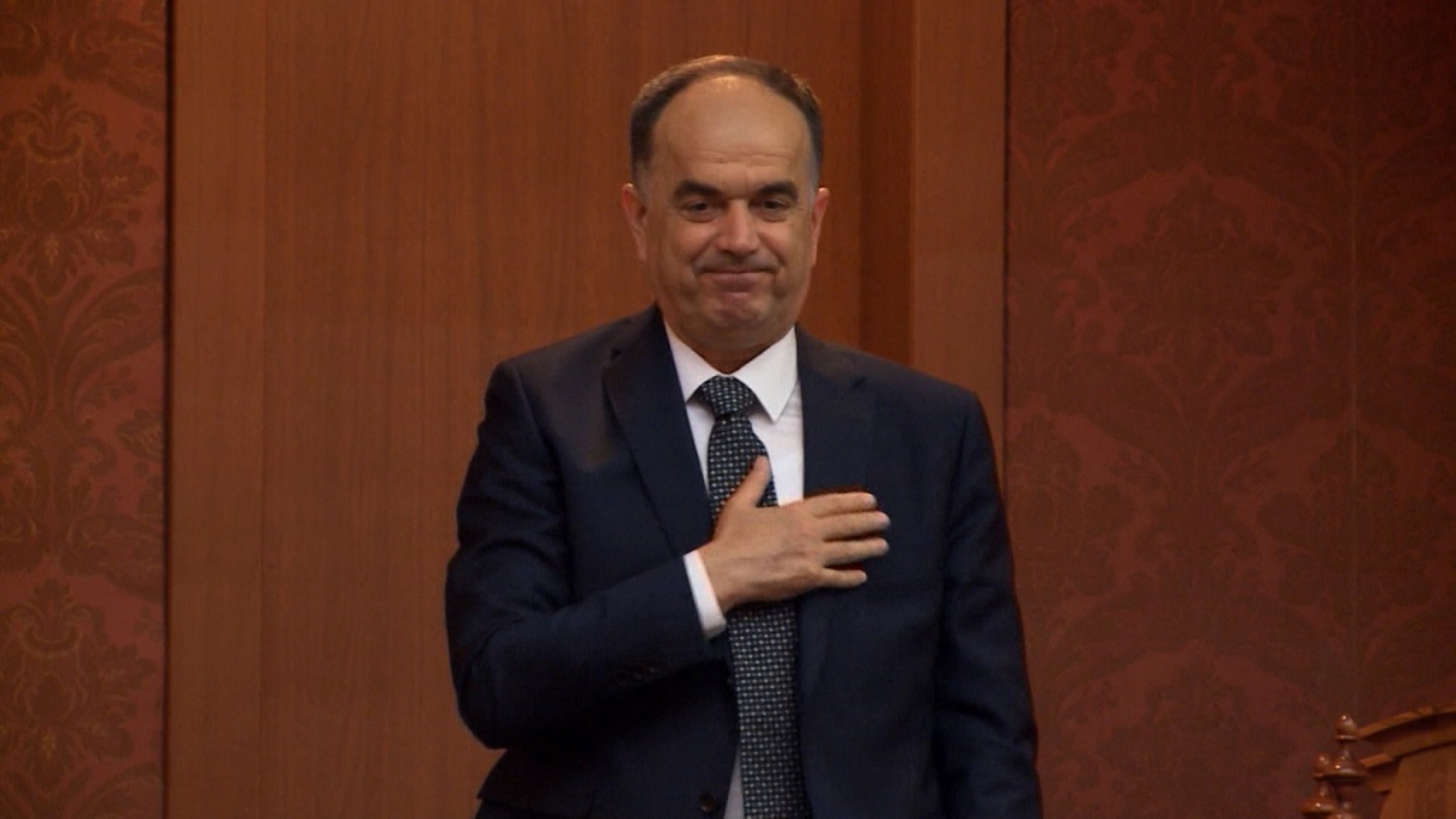 media-libraryv5v28s1aur3o8SZ3J3f