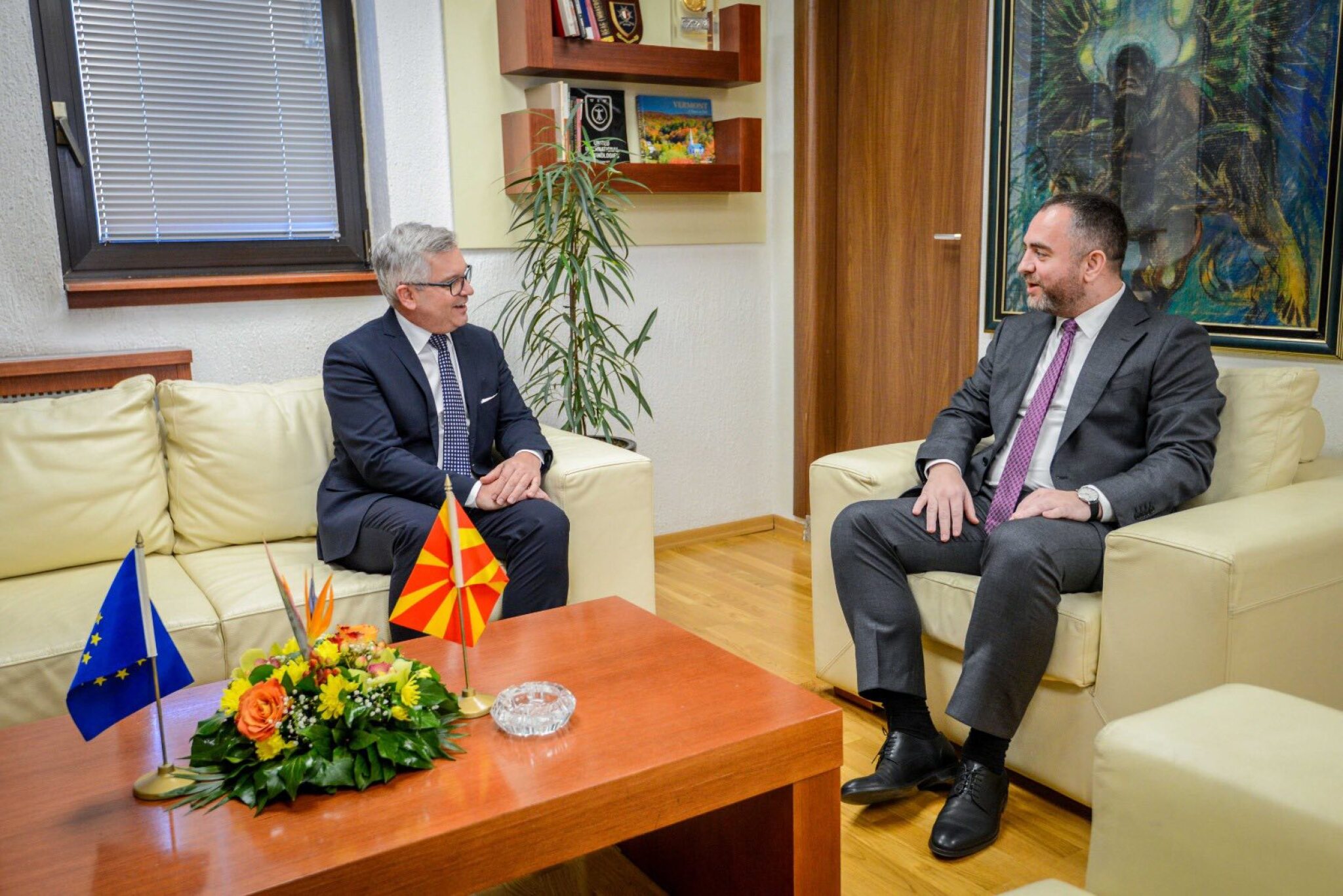 media-libraryu9qhh7i8erkr3rFyKcB