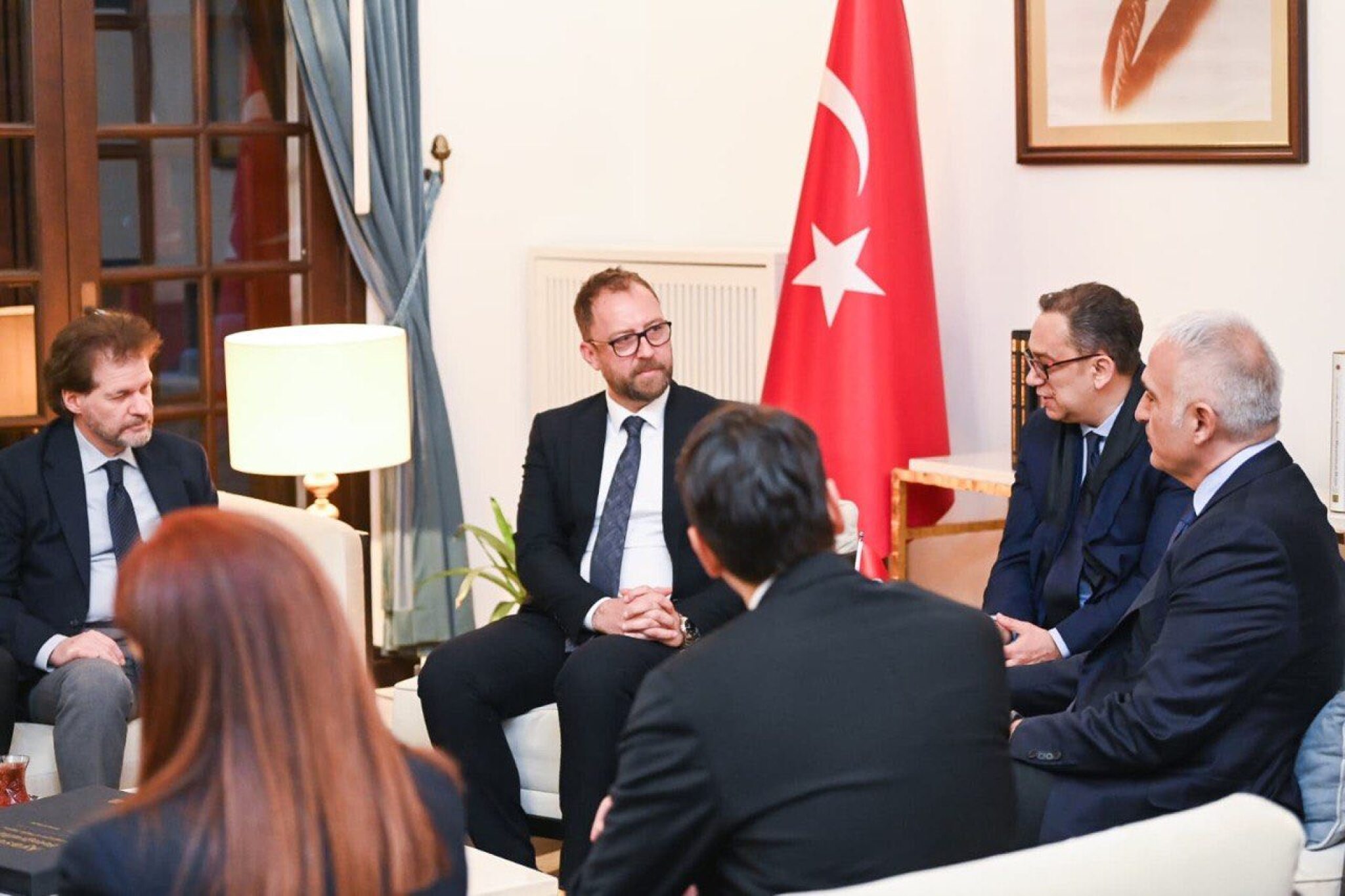 media-librarynihoti7fm85b7PnUdcB