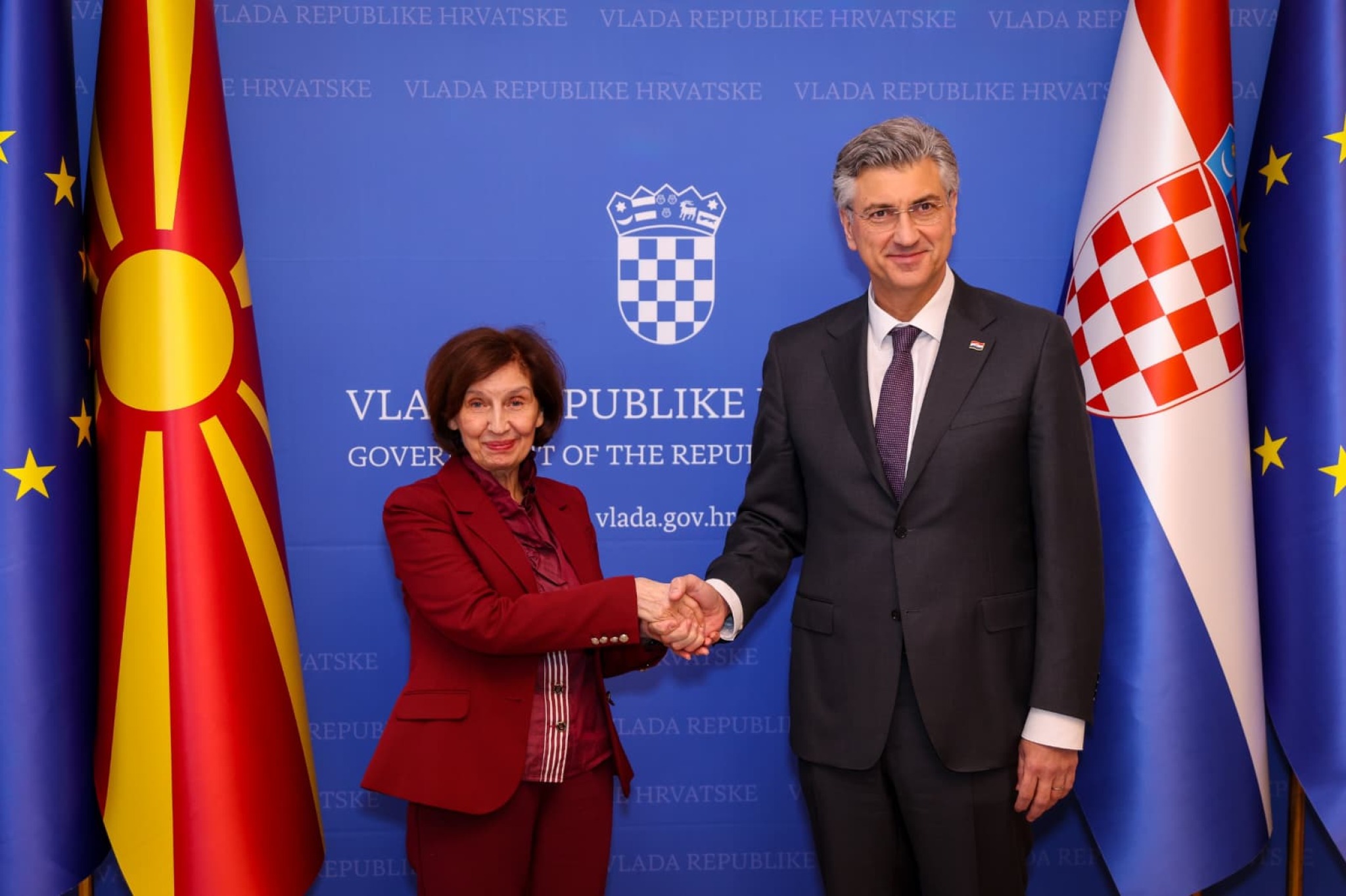 media-libraryb864qvlmdckp02p32d4