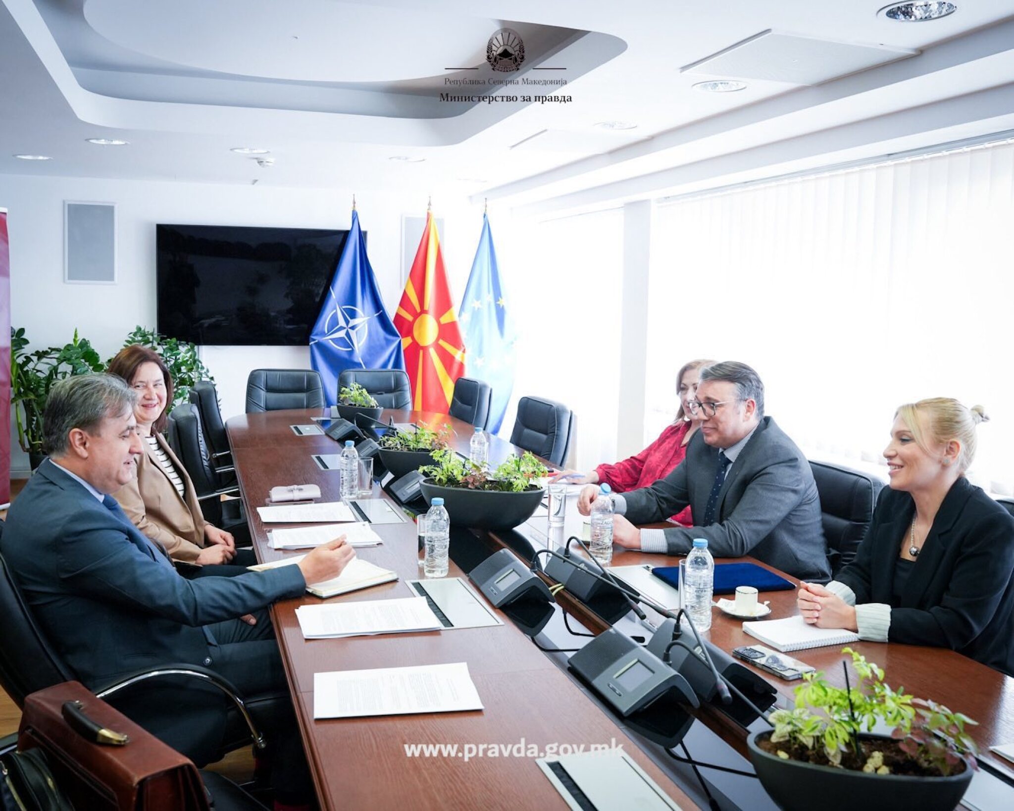 media-libraryail7uimv1bf48F2shUE