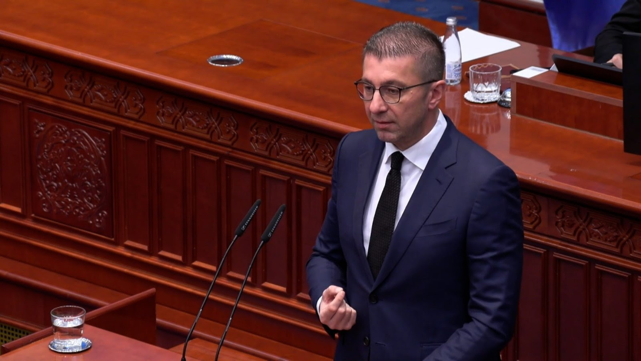 media-libraryih09eoi0bpl16Clw8uE