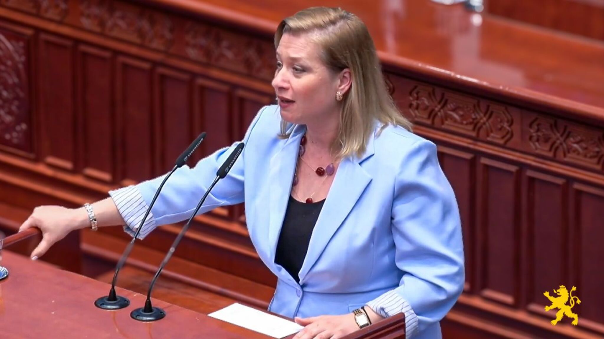 media-librarym8uil049h8gj8DcweIs