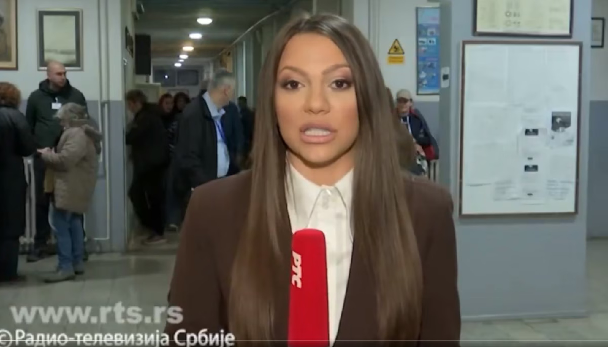 media-library4dngb41tvd1q3Cw2dvI