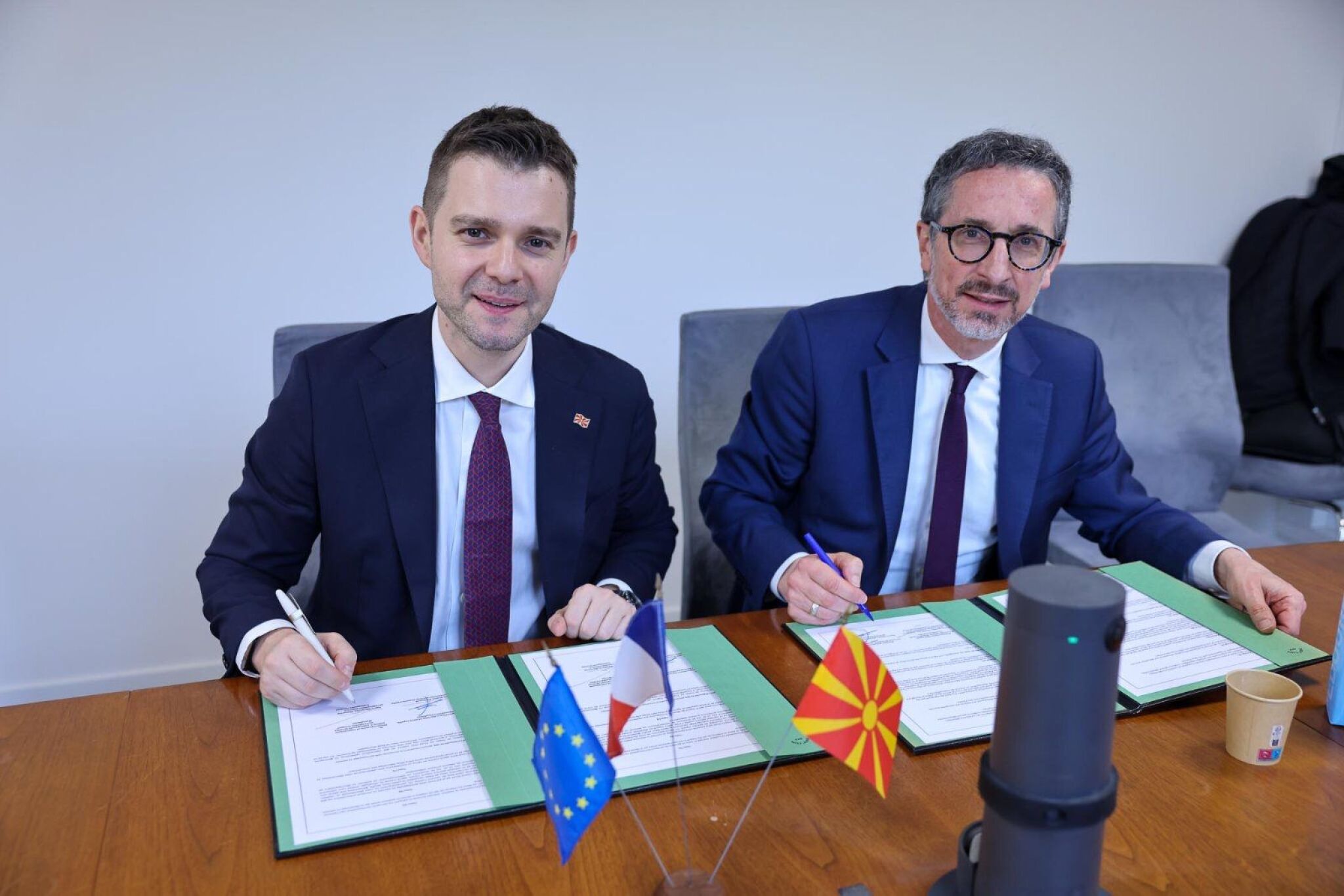 media-libraryo7vfk80i6s6d5xXt1CX