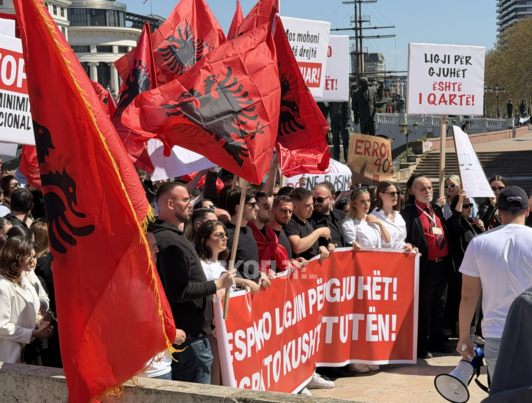 media-librarypkcovnf1s50l65T3T8D