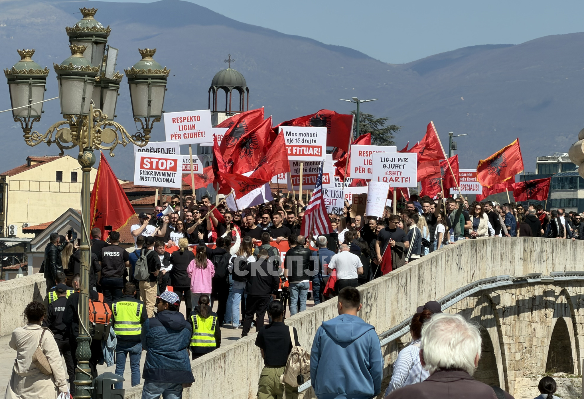 media-libraryqjrm6bcq5pet0TY3wVG