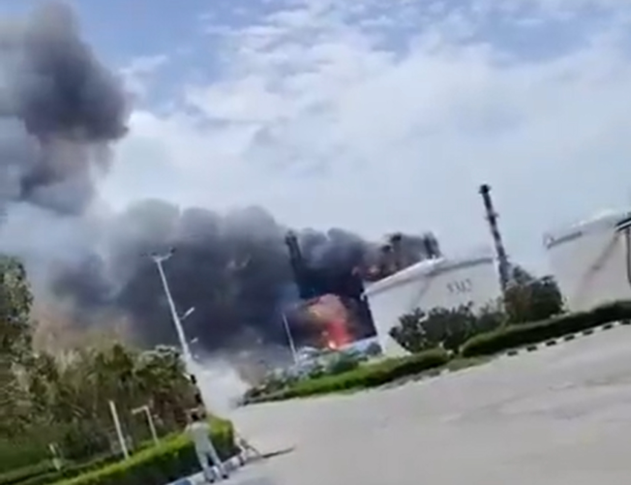 media-libraryur1h386ehida6pQcMy7