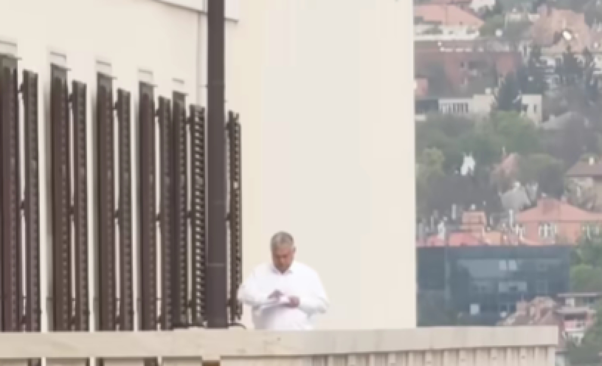 media-library3r3uf893jpbf7Z4teIY