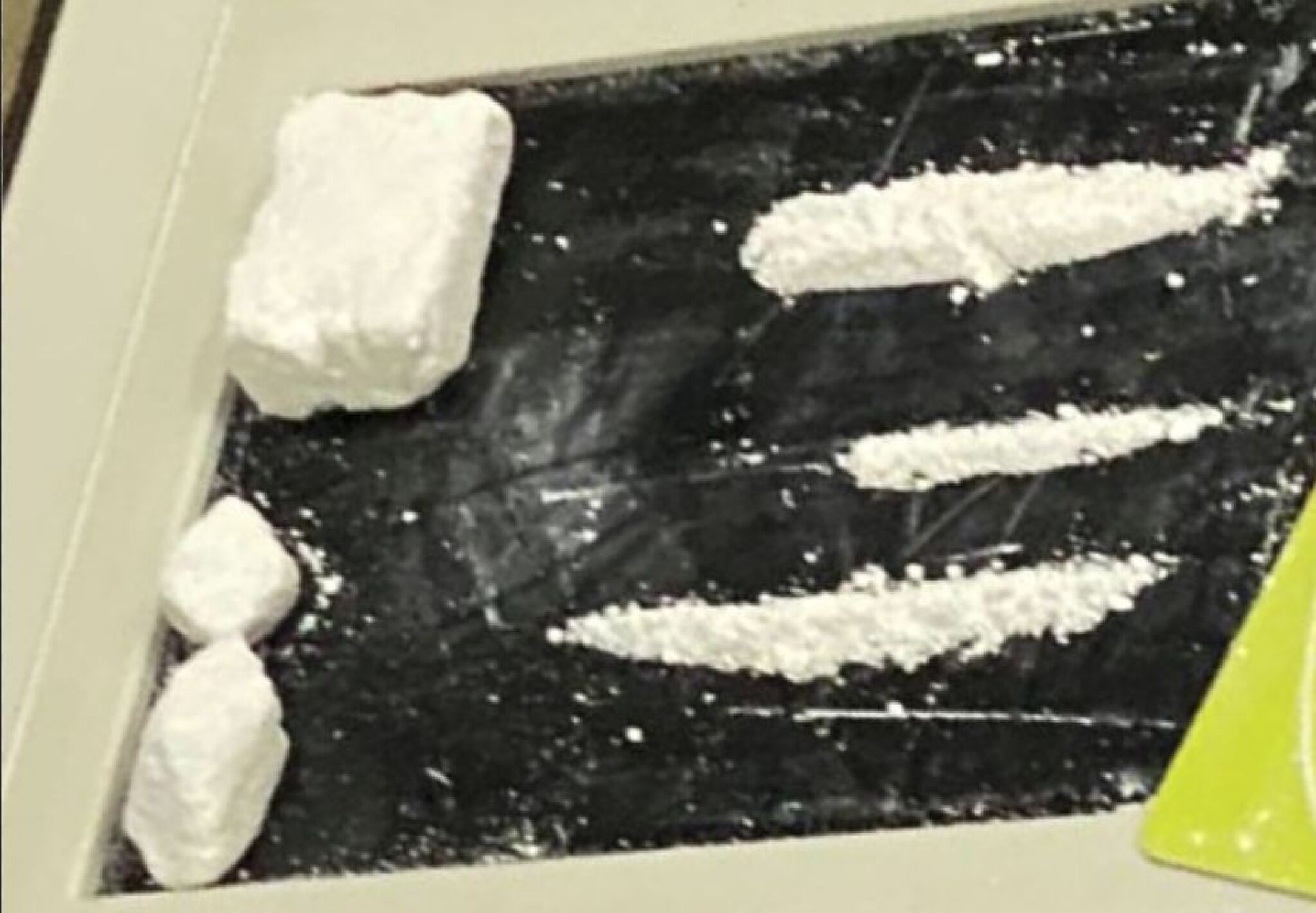 media-library1er9ueki1j3r4AeBcJl