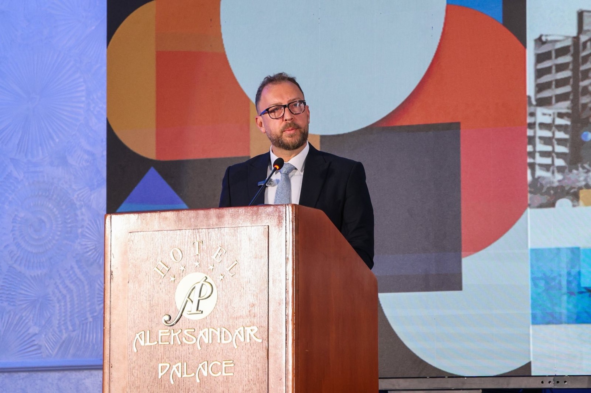 media-library00vfacnqs7gv2ngXzAU