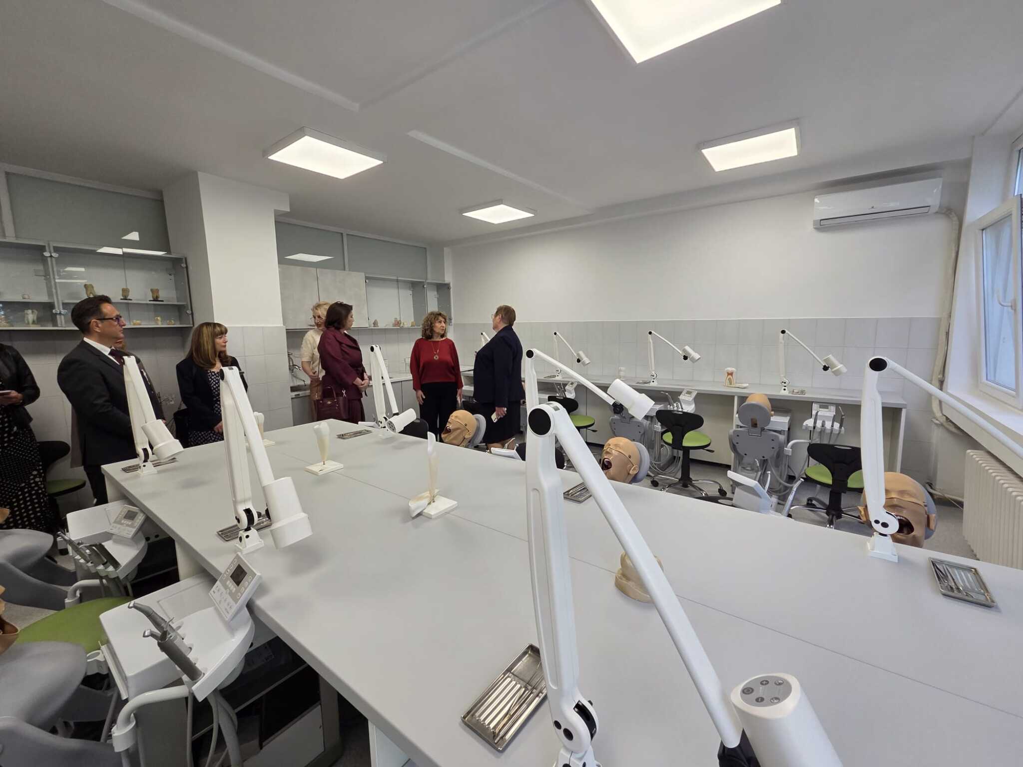 media-library5qh6hr1idd5n8eNG7WV