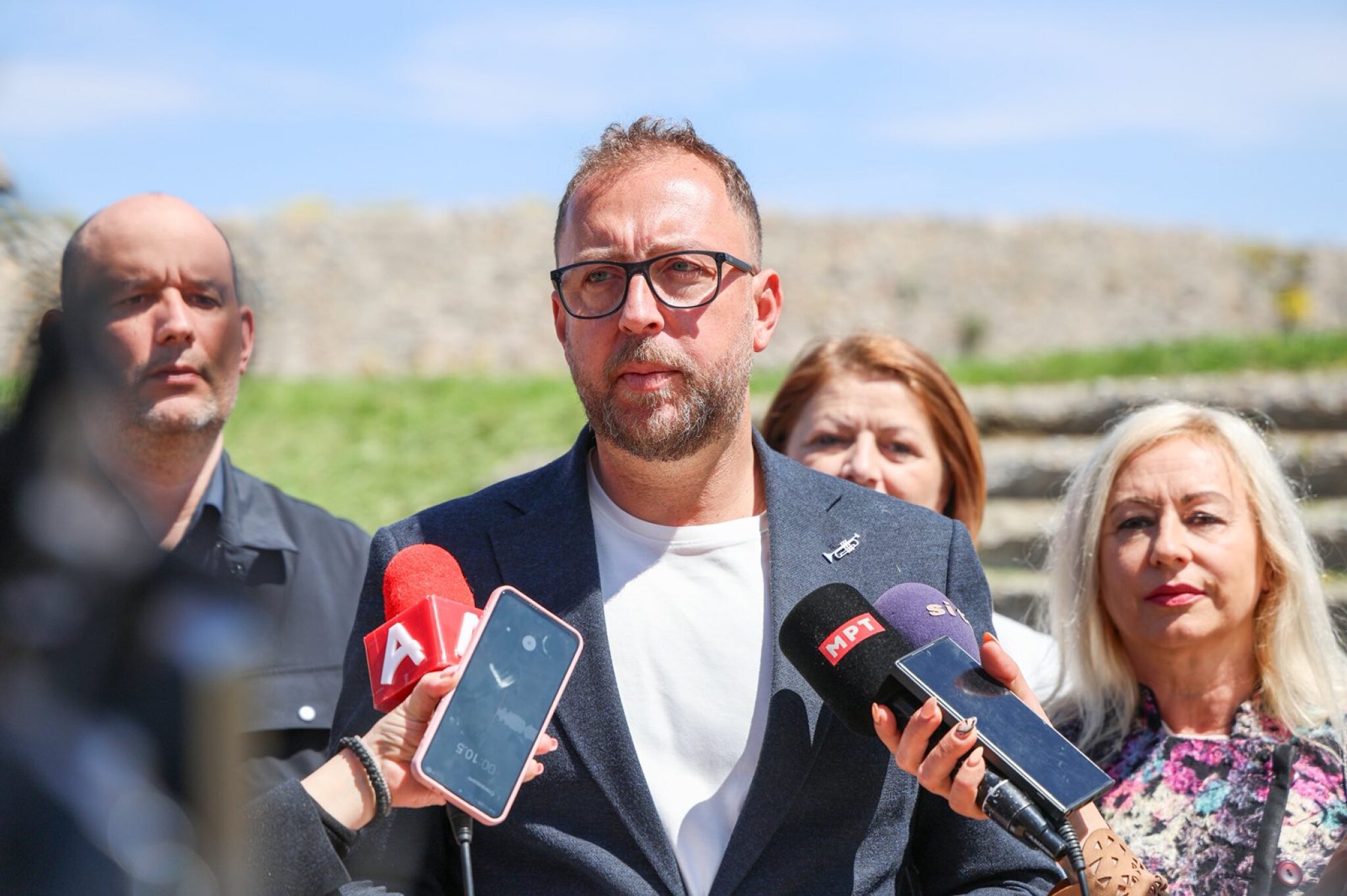 media-librarym9jq901mpiqm7aL2GG7