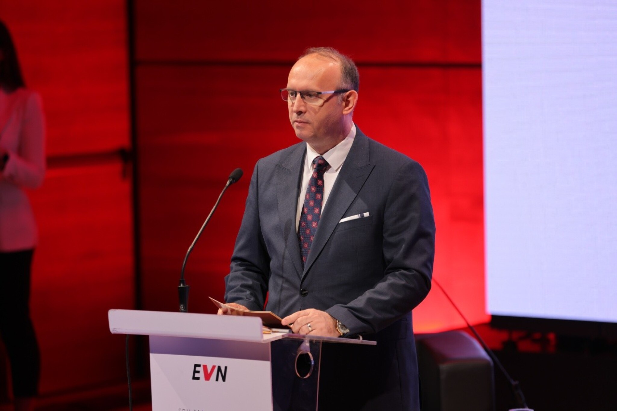 media-library19hifrostl5p7chBud2