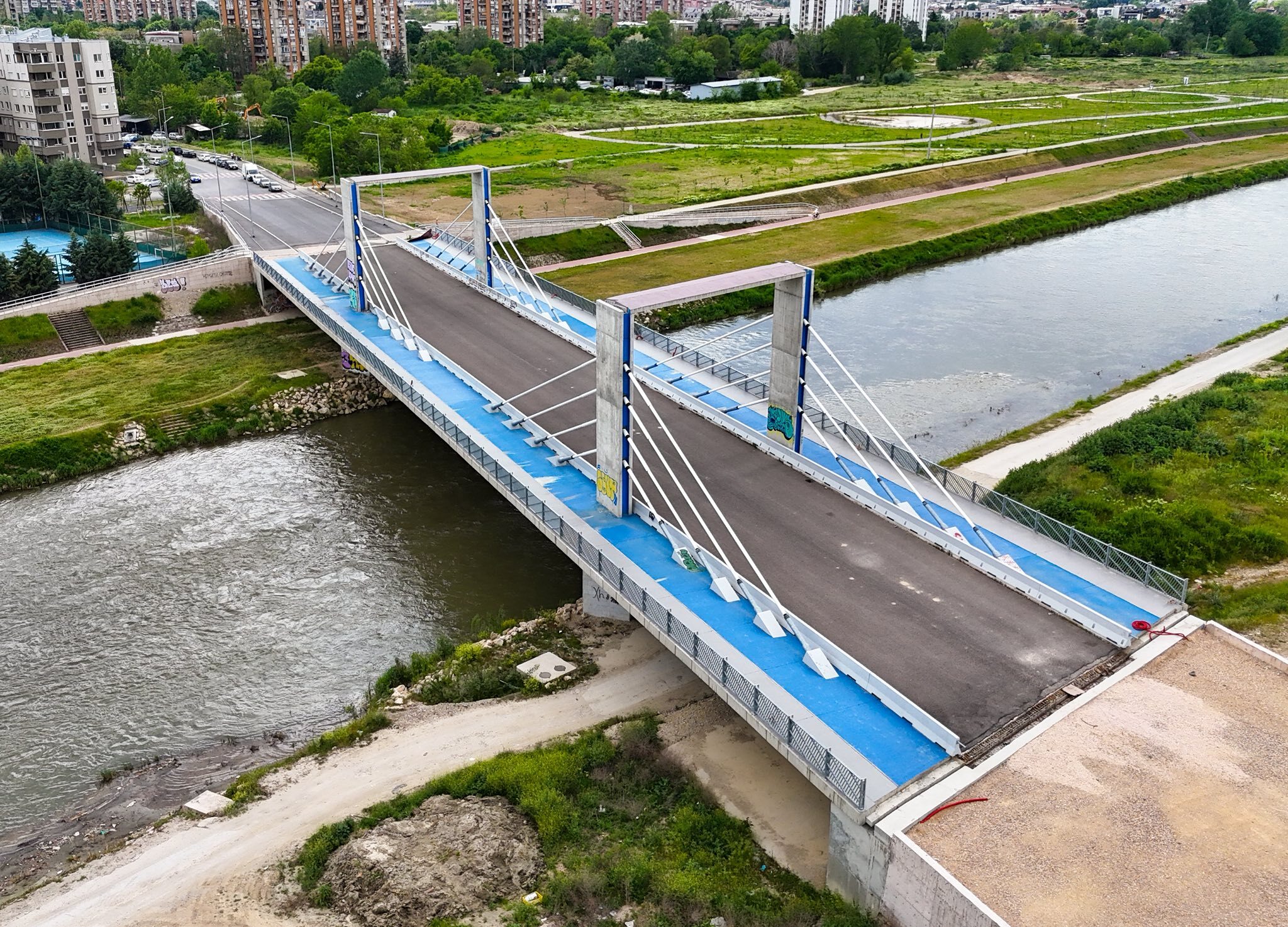 media-library0gmgkdnuks049s6I63b