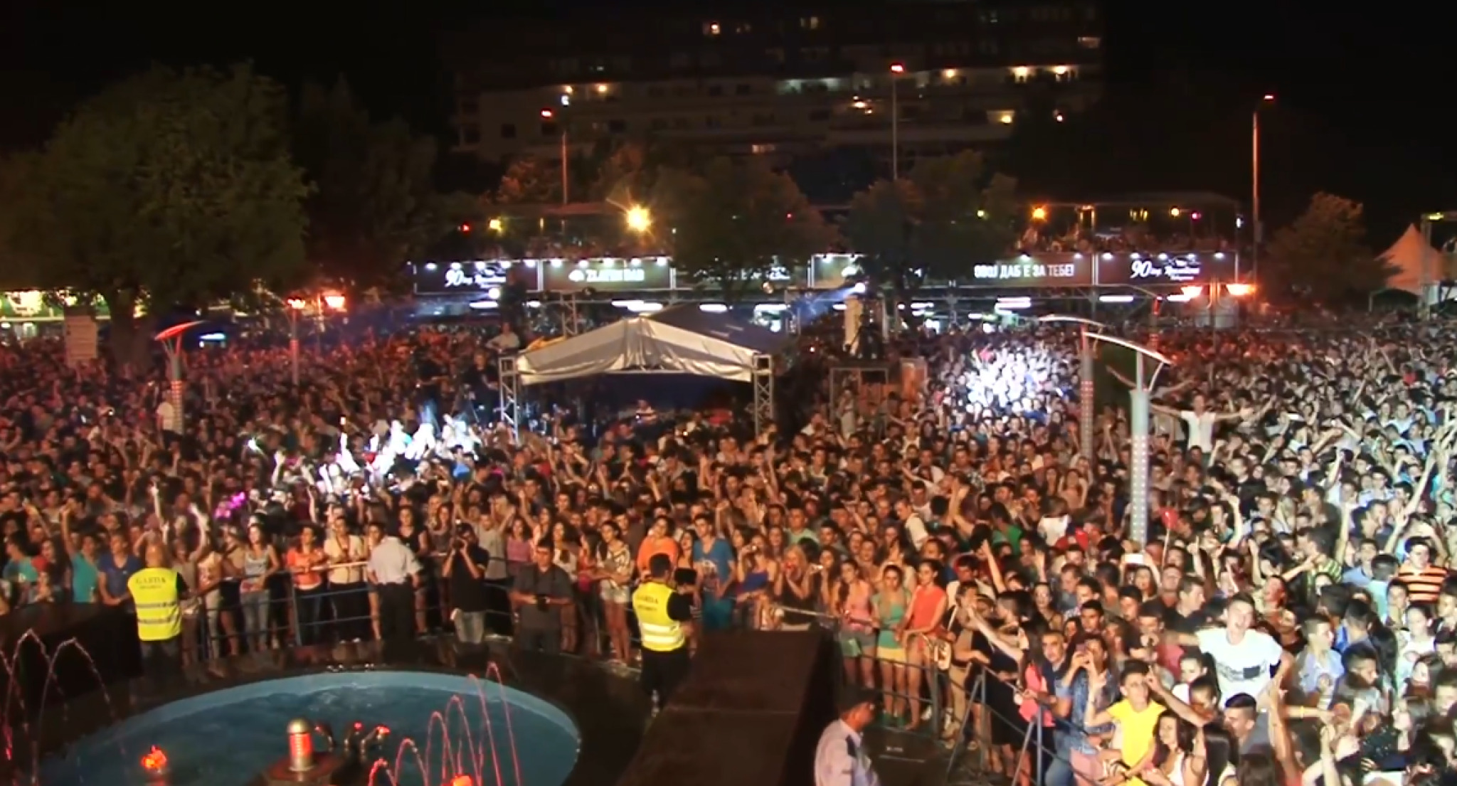 media-library300eoja88tcu3YQkVBL