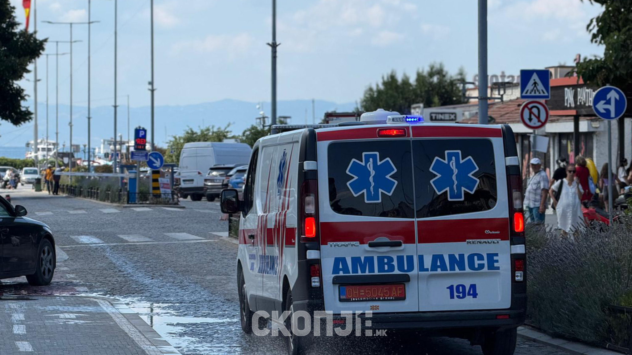 Тешко повреден возач во судир на автомобил и товарно возило во Охрид