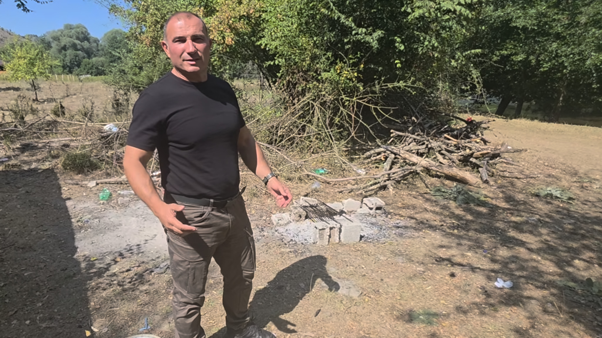(Видео) „Рецепт за катастрофа“: Ангелов предупреди поради неодговорно огниште во близина на Треска