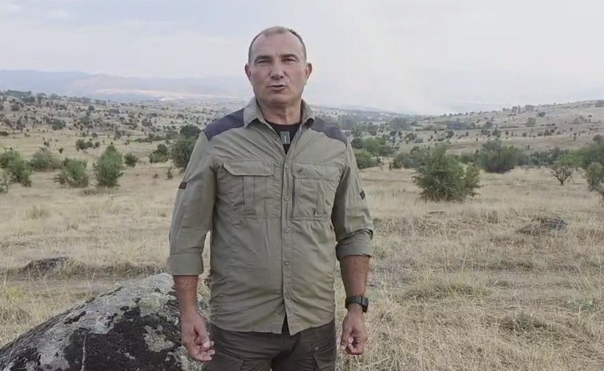 Пожар во прилепско село: Огнот навлегол меѓу куќите, се сомнева дека е подметнат